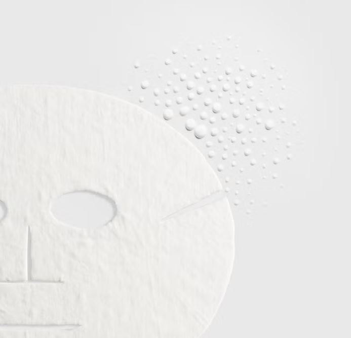 germaine de capuccini Timexpert radiance C+ super glow set bestaande uit een oranje geschenkverpakking, een glow force sheetmasker en een verfrissende gezichtsspray (face mist)