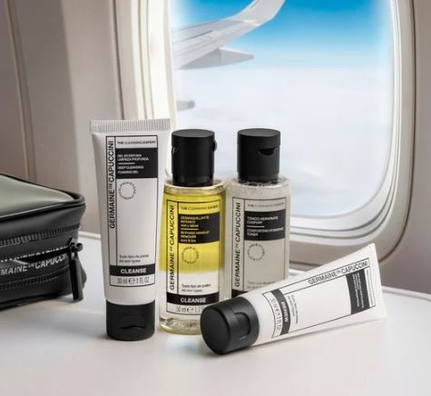 Germaine de Capuccini cleansing expert travel set reinigingsgel, toner, scrub en eye make-up remover in transparant reistasje.